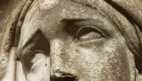 Virgen María Como Símbolo Amor Bondad Fragmento Estatua Antigua — Foto de Stock