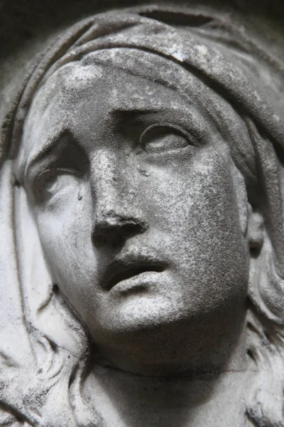 Jungfru Maria Staty Vintage Skulptur Ledsen Kvinna Religion Tro Lidande — Stockfoto
