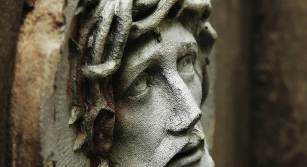 Face of Jesus Christ crown of thorns (statue)