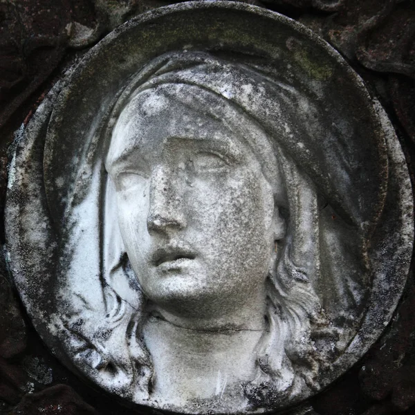 Statue Der Jungfrau Maria Als Symbol Der Liebe Und Güte — Stockfoto