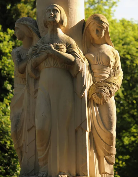 Статуя Трьох Жінок Символ Часу Минулого Сьогодення Майбутнього — стокове фото