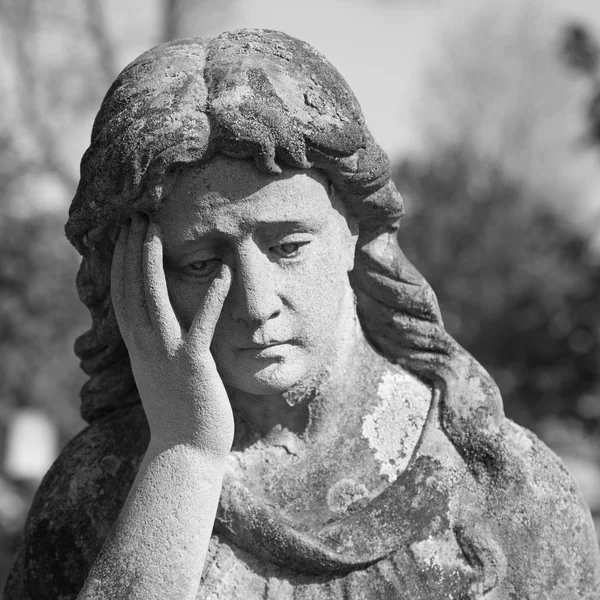 Statue Femme Sur Tombeau Comme Symbole Douleur Tristesse Dépression — Photo