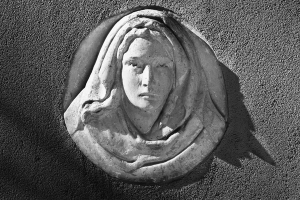 Statua Della Vergine Maria Scultura Vintage Donna Triste Nel Dolore — Foto Stock