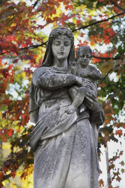 Statua Argento Della Vergine Maria Con Bambino Gesù Cristo Tra — Foto Stock