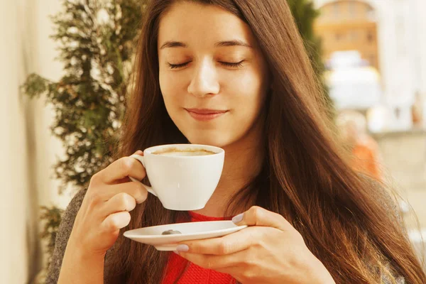 Hermosa Mujer Negocios Disfrutando Una Taza Café — Foto de Stock