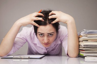 Güzel businesslady ilgili sorunların çözümleri arayın. Fikir için seyir kavramı. 