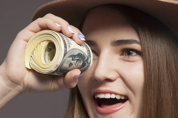 Świat Przez Pieniądze Młoda Dziewczyna Dolarów — Zdjęcie stockowe