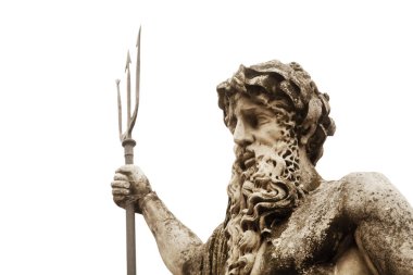 Deniz ve okyanuslarda Neptün (Poseidon) güçlü Tanrı beyaz arka plan üzerinde antik heykel izole.