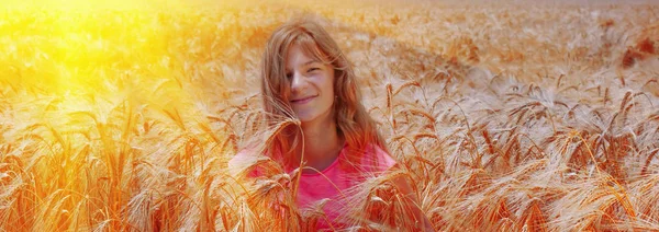 Happy Young Beautiful Woman Cereal Field Nature Summer Holiday Vacation — Stock Photo, Image