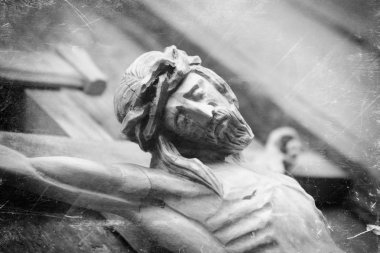 İsa 'nın çarmıha gerilmesi diriliş ve immün sembolüdür.