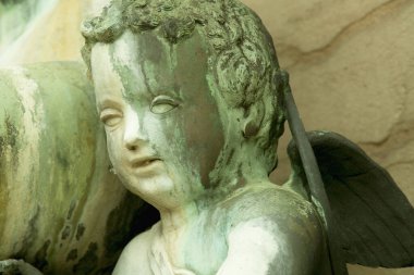 Aşk tanrısı (Amor, Eros) klasik antik mitolojide 