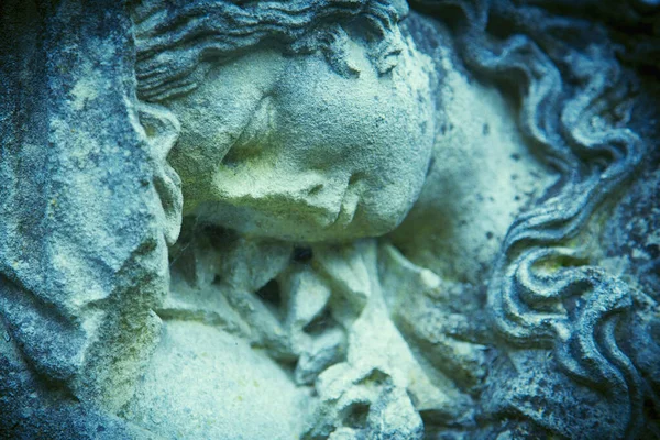 Statue of sad woman on tomb as a symbol of depression pain and s — Stock Photo, Image