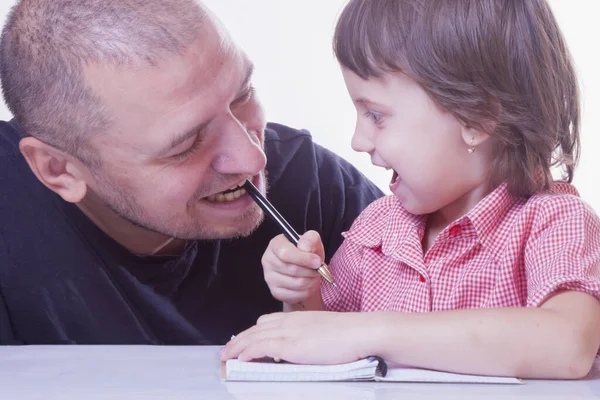 Humorous portrait father having fun with little daughter and hel — Stock Photo, Image