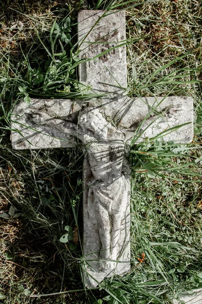 Αρχαία Πέτρα Κατέστρεψε Άγαλμα Της Σταύρωσης Του Ιησού Χριστού — Φωτογραφία Αρχείου