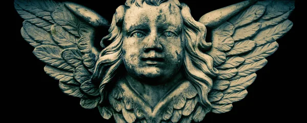 天使のアンティークの石造りの像 レトロフィルターとヴィンテージスタイル — ストック写真