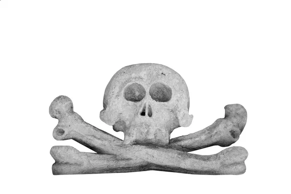 死と恐怖の象徴として人間の頭蓋骨 白地に隔離された古代の石像 — ストック写真