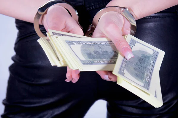 Ιδέα Της Πορνείας Κοντινό Πλάνο Γυναίκα Χειροπέδες Κρατά Χρήματα Στα — Φωτογραφία Αρχείου
