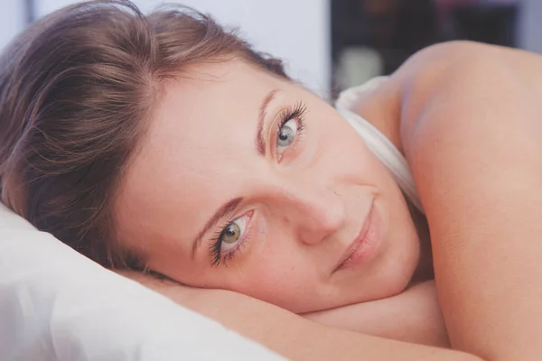 Portrait Pretty Young Woman Lying Bed Morning Thinking Work Day — Stock Photo, Image