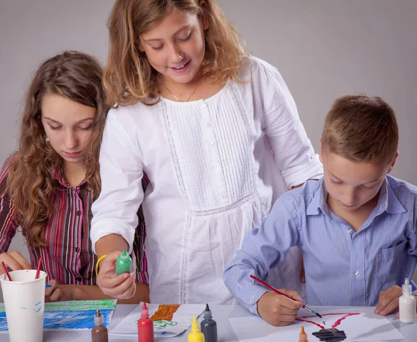 Cursos Pintura Grupo Crianças Aprendendo Pintar Arte Conceito Criatividade — Fotografia de Stock