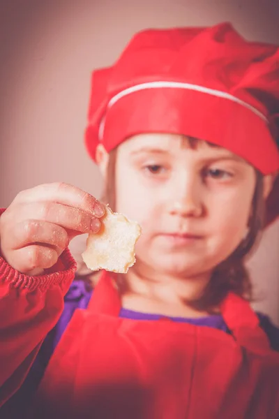 Concepto Pastelería Casera Linda Niña Cocinera Cocinera Pasteles Masa —  Fotos de Stock