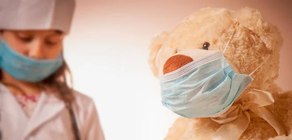 Coronavirus Und Luftverschmutzung Pm2 Konzept Großaufnahme Spielzeug Teddybär Schutzmaske Als — Stockfoto