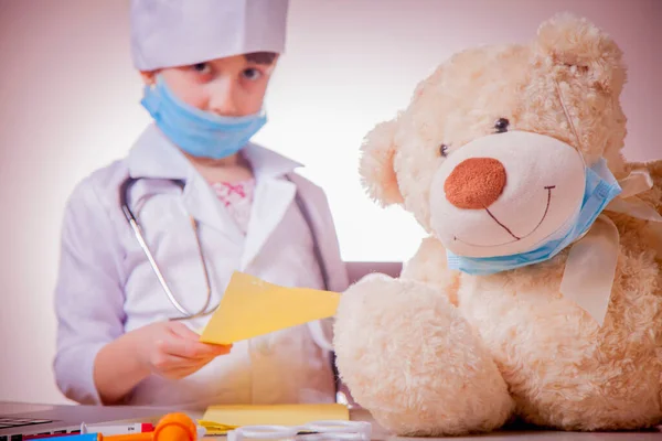 Little Cute Child Girl Doctor Makes Testing Identification Infected Mers — Stock Photo, Image
