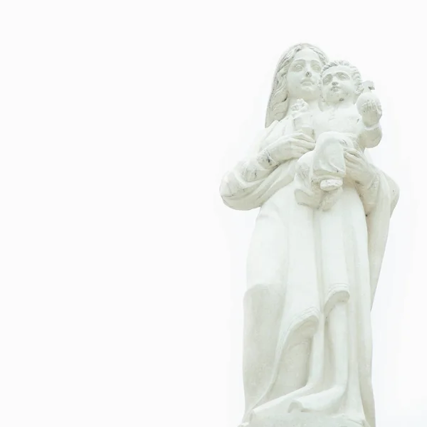 Starożytna Kamienna Figura Matki Boskiej Dzieciątkiem Jezus Chrystus Białym Tle — Zdjęcie stockowe