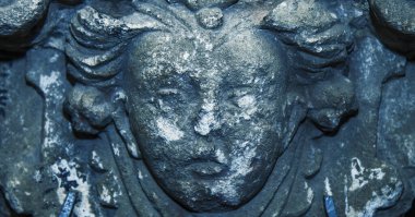 Tanrıça Hera, Zeus 'un en büyük kızı Kronos ve Rei' dir. (antik taş heykel)