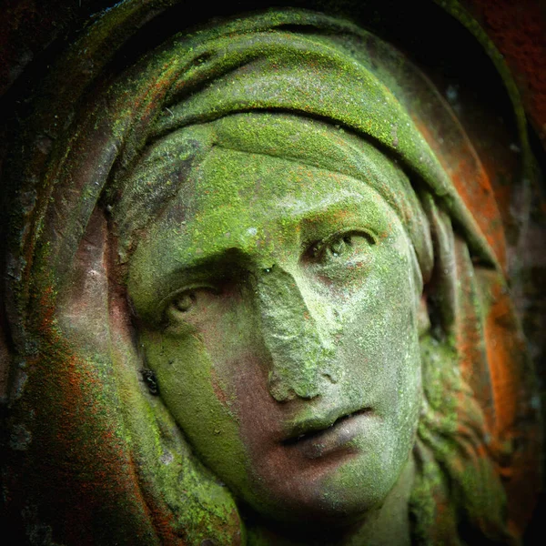 Vergine Maria Antica Statua Pietra Donna Triste Nel Dolore — Foto Stock