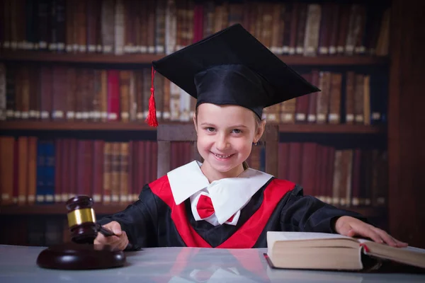 Vrouwenrecht Femida Concept Humorvol Portret Van Schattig Klein Kind Meisje — Stockfoto