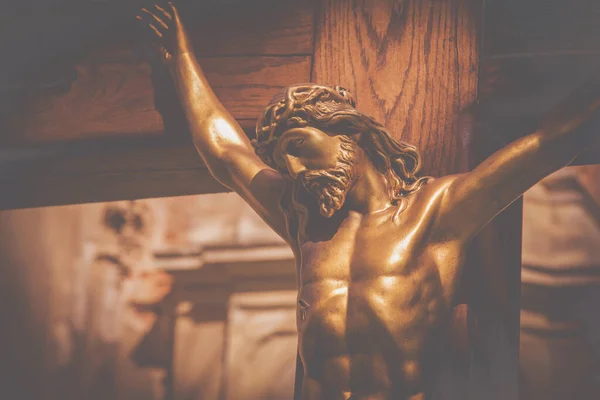 神の愛の象徴としてのイエス キリストの十字架刑 レトロスタイルのイメージ — ストック写真