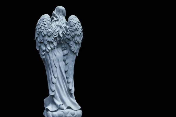 天使よ 古代の彫像 黒の背景に隔離された — ストック写真