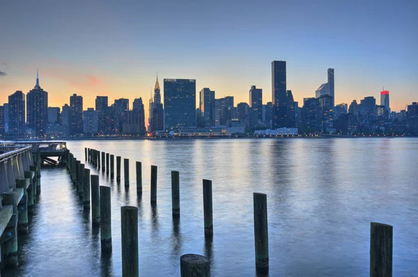 マンハッタン ニューヨーク市のスカイライン夕日に — ストック写真