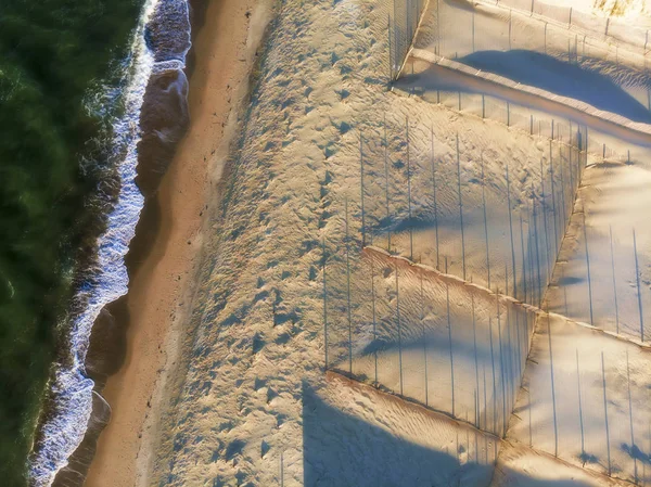 Texturas Abstratas Vista Aérea Praia Areia Ondas Por Sol Cima — Fotografia de Stock