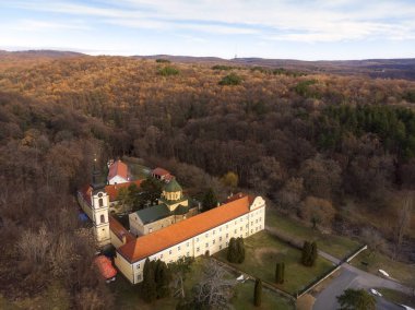 Novo Hopovo, Sırp Ortodoks Manastırı Fruska Gora dağın Kuzey Sırbistan, il Voyvodina'nın üzerinde.