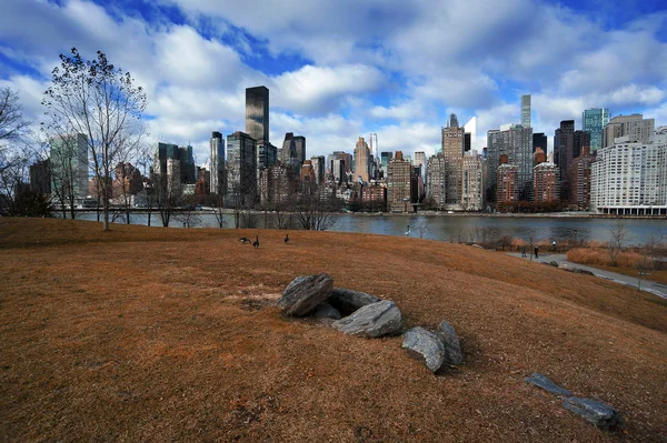Nueva York Manhattan Vista Del Horizonte Desde Roosevelt Island Día — Foto de Stock