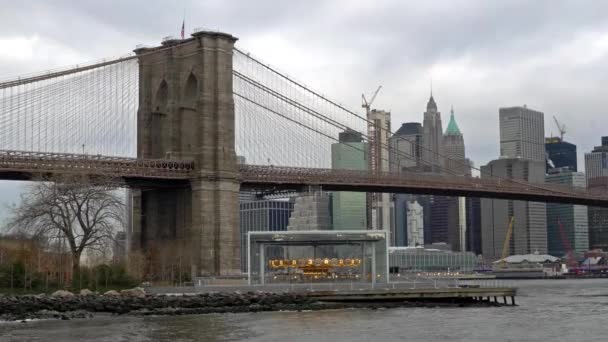 Brooklyn Bridge New York City Manhattan Finacial District Background Dawn — Stock Video