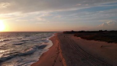Miacomet plaj, Nantucket, ünlü turistik ve Nantucket Adası Landmark de Gün batımı Havadan 4k Görüntüleri.