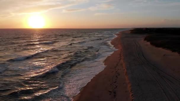 Vzdušná Záběry Západu Slunce Pláži Miacomet Nantucketu Slavná Turistická Atrakce — Stock video