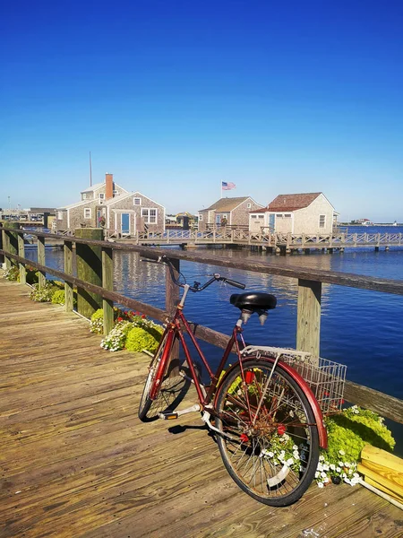 Kolo v přístavních domech na ostrově Nantucketu — Stock fotografie