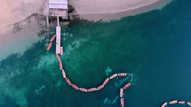 Drone Aerial Flying Scenic Lago Braies Δολομίτες Ιταλία Άλπεις — Αρχείο Βίντεο