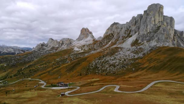 Flygfoto Över Passo Giau Hösten Dolomiterna Italien Pittoreska Italienska Dolomiter — Stockvideo