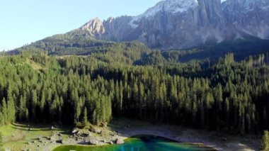 İtalyan Dolomitleri ve Dağ Gölü Lago Di Carezza