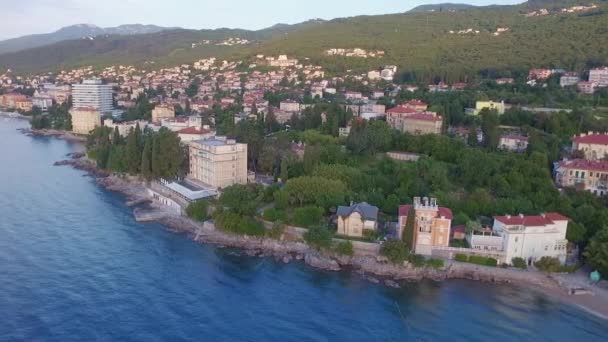 Chorvatsko Jaderské Pobřeží Krásné Město Opatija Oblíbené Turistické Letovisko Letecký — Stock video
