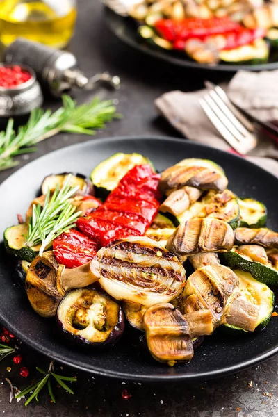 Gegrilde Groenten Salade Salade Van Gegrilde Courgette Aubergine Paprika Champignons — Stockfoto