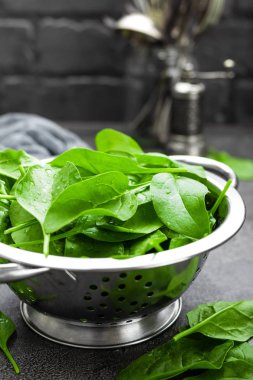 Ispanak. Taze ıspanak yaprakları