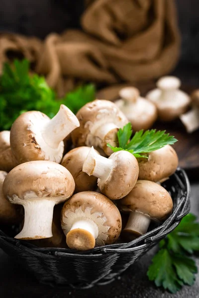 Des Champignons Champignons Frais Dans Panier — Photo