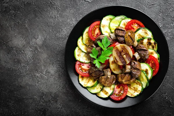 Salade Met Verse Gegrilde Groenten Paddestoelen Groente Salade Met Gegrilde — Stockfoto