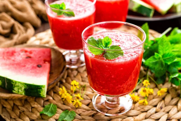 Watermeloen Smoothie Watermeloen Drankje Cocktail Houten Rustieke Achtergrond — Stockfoto