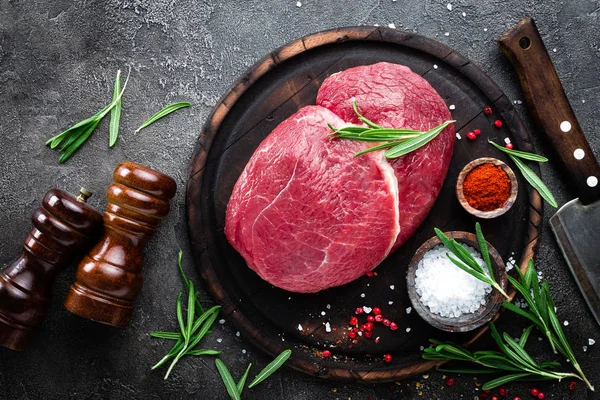 Raw Beef Meat Fresh Cut Beef Meat Board Spices — Stock Photo, Image